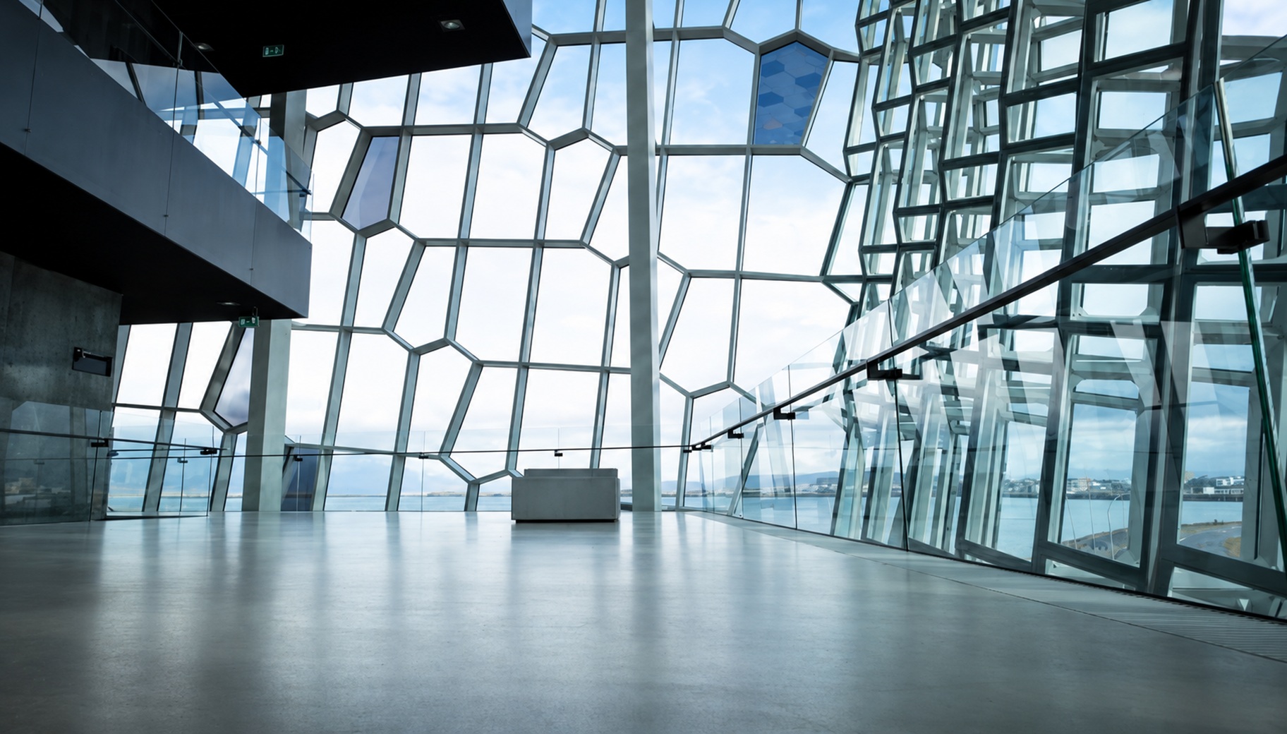 Glass architecture from the supplied image materials